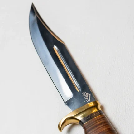 Razor-Sharp Stainless Steel Blade with Brass Guard for Precision and Durability